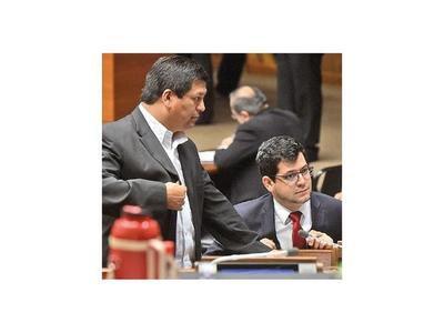 Dos legisladores modificaron PGN para  dar aumento a funcionarios, dice Rojas