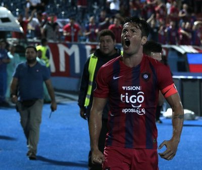 ¡La noche del León Guaraní! Haedo le dio la victoria al Ciclón con dos golazos » Ñanduti
