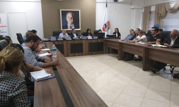 Llegan al Este todo tipo de empresas buscando el millonario dinero de los alimentos escolares