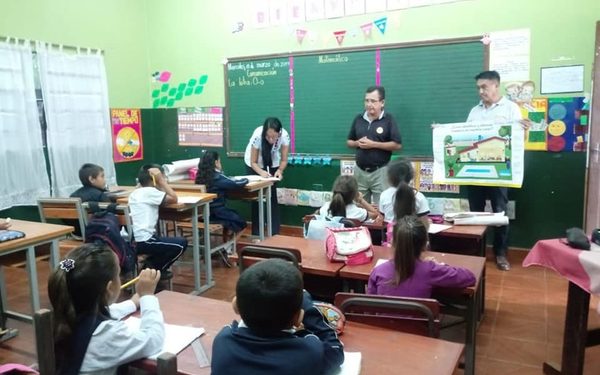 Socializan estrategia “Escuelas libres de criaderos”