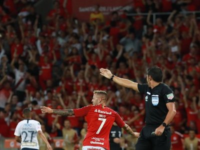 Dos zarpazos del uruguayo Nico López fulminan a Alianza Lima en Brasil