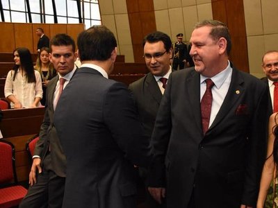 Senado tratará proyecto que insta a renunciar a Javier Zacarías