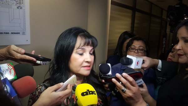 Senadora Bajac pide que el Senado se declare provida