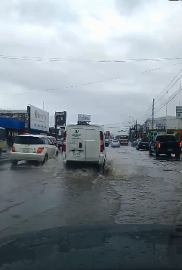 Urge un desagüe pluvial - Cronicas Ciudadanas - ABC Color