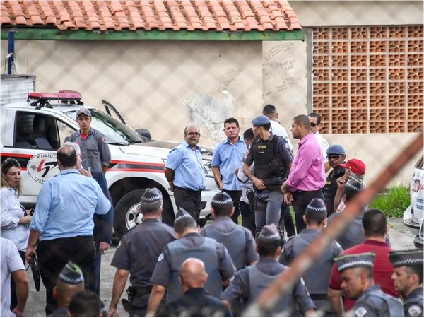 Matanza en escuela reabre debate sobre ley de armas de Bolsonaro