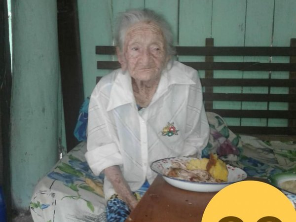 Abuelita reclama pensión a comuna de Paso Yobái