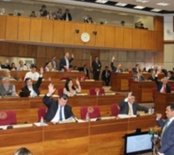 Senadores aprueban 100% del salario mínimo para domésticas - Paraguay.com