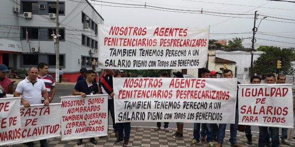 Guardiacárceles piden ganar sueldo mínimo vigente