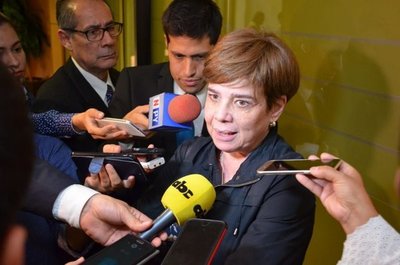 Ejecutivo creó más de dos mil cargos, afirman - Nacionales - ABC Color