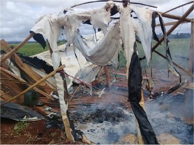 Queman campamentos de sin tierras en predio en litigio