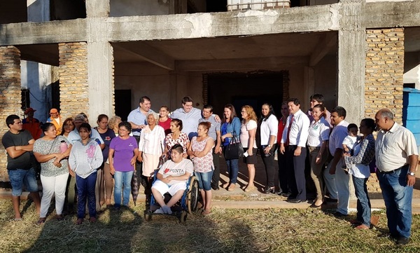 Reinician obras en Centro Ambulatorio de Especialidades en J.A. Saldívar - ADN Paraguayo