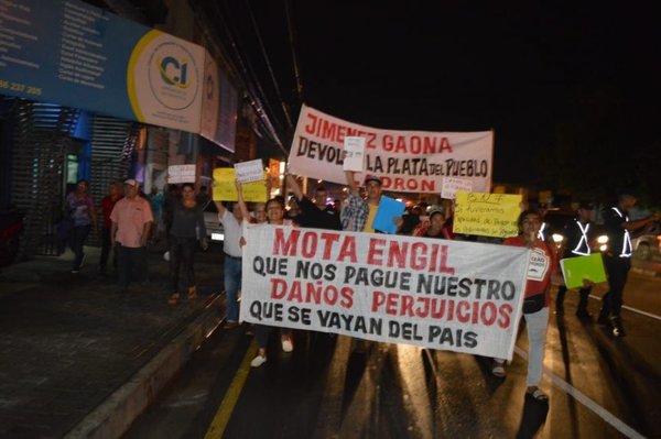 Metrobús: Frentistas marcharon en Fernando de la Mora - Nacionales - ABC Color