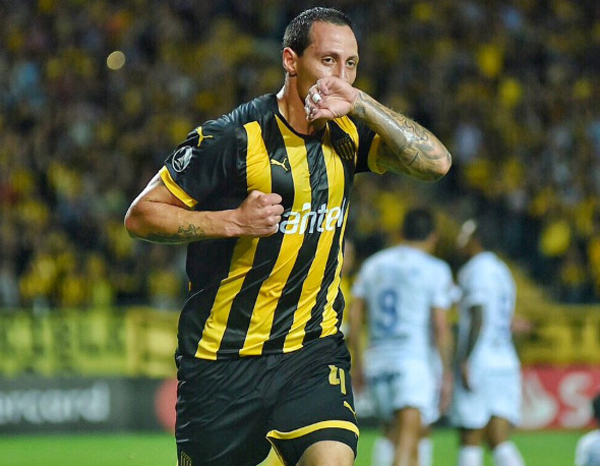 Peñarol y Paranaense consiguen sus primeros triunfos