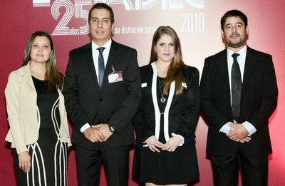 ADEC premió a empresas más destacadas del 2018 - Edicion Impresa - ABC Color
