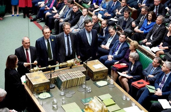 Reino Unido acepta retrasar “brexit” - Edicion Impresa - ABC Color