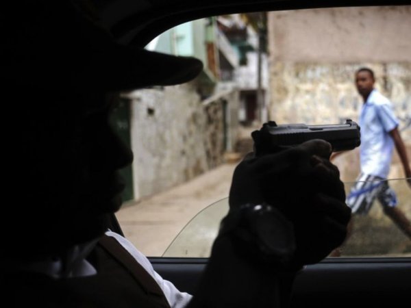 La matanza en escuela atiza debate sobre armas en Brasil de Bolsonaro