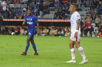 Emelec y Huracán empatan sin goles - Deportes - ABC Color