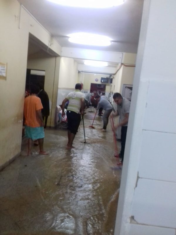 Se inundó parte del Hospital de Calle'i y pacientes son trasladados a lugares mas altos | San Lorenzo Py