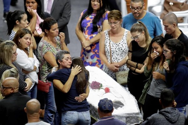 Matanza en escuela reabre el debate de porte de armas en Brasil - ADN Paraguayo