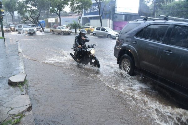 Otro día de raudales, congestión y peligros - Nacionales - ABC Color