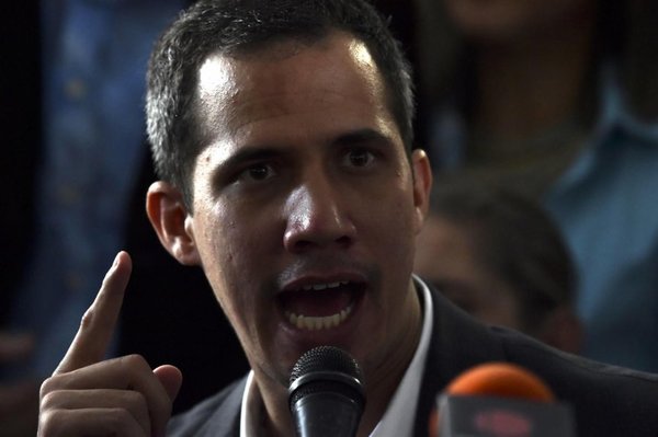Exiliados instan a Guaidó a que pida “intervención humanitaria” en Venezuela - Internacionales - ABC Color