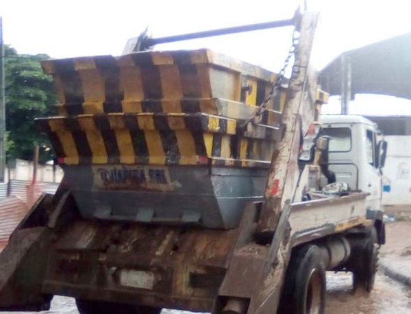 Intervienen empresas por verter residuos sólidos en zona del Mburicaó - ADN Paraguayo