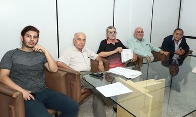 El Ejecutivo ignora a los ex servidores del Estado