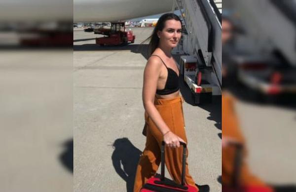 Aerolínea quiso bajar del avión a una pasajera porque su vestimenta era 'muy provocativa' - C9N