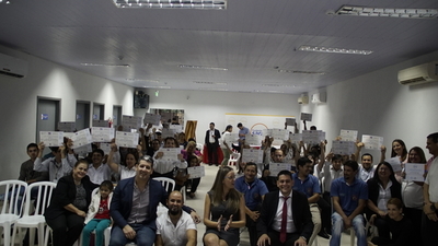 Entregan certificados a 80 personas con discapacidad - ADN Paraguayo