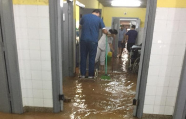 Es la primera vez que se produce una inundación Hospital Materno Infantil, dice el director - Radio 1000 AM