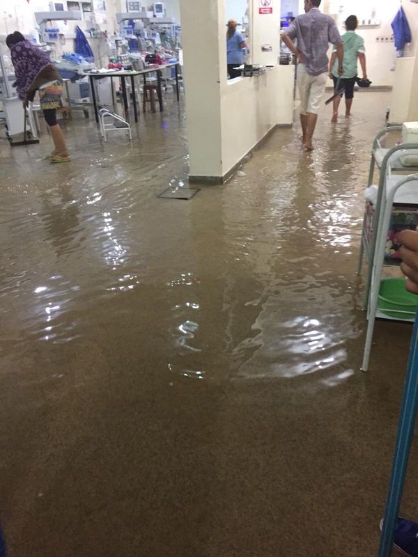 Sala de neonatal del Hospital de Calle’í quedó bajo agua - ADN Paraguayo