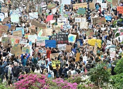 Estudiantes marchan por cambio climático