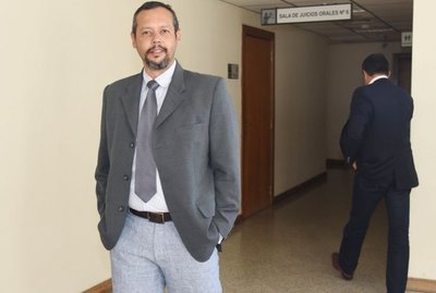 Tribunal revoca prisión y ordena libertad de policía - Edicion Impresa - ABC Color