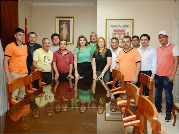 Denuncian presión a empresarios y sindicatos en CDE