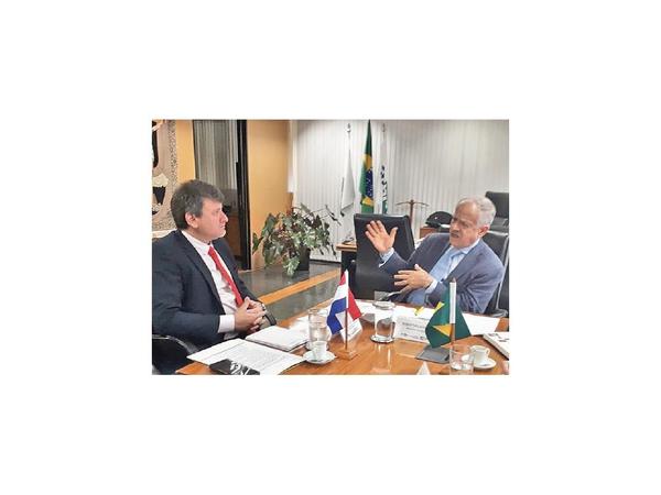 MAG suscribe acuerdos en Brasil