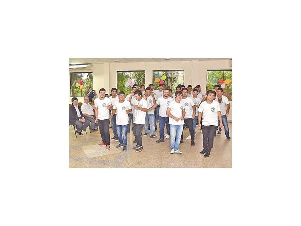 En busca del empleo digno inician cursos en Guarambaré