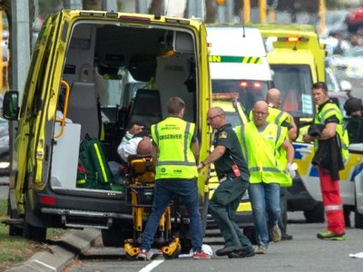 Un extremista ataca dos mezquitas y mata a 49 personas en Nueva Zelanda