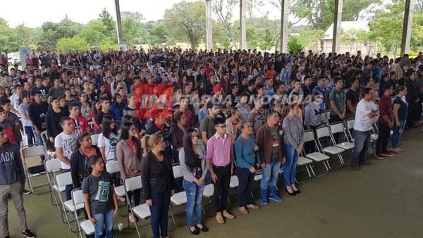 CONVERSATORIO CON UNIVERSITARIOS DE ITAPÚA SE REALIZÓ EN CNEL. BOGADO.