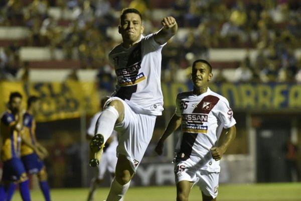 Hay fútbol en los Jardines - Deportes - ABC Color