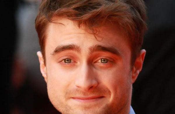 El radical cambio de look que tiene irreconocible a Daniel Radcliffe - C9N