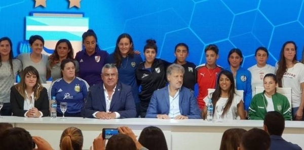 HOY / El fútbol argentino anuncia la profesionalización de su torneo femenino
