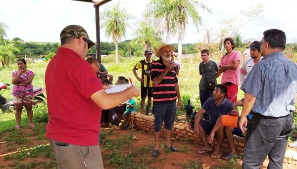 Funcionarios del Indert realizan trabajos en el campo
