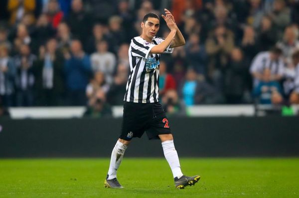 Con Almirón, Newcastle empató sobre la hora