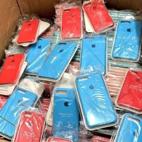 Confiscan accesorios para celulares presuntamente falsificados - ADN Paraguayo