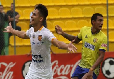 Doblete de Armoa eleva a Luqueño