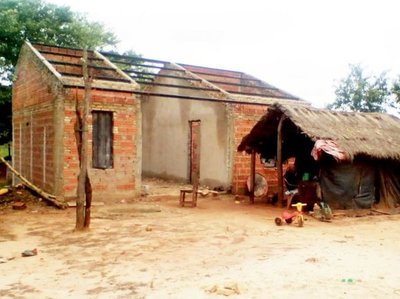 Nativos esperan entrega de viviendas hace 5 años - Edicion Impresa - ABC Color