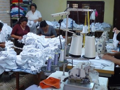 Crisis  textil afecta a unos 10.000 trabajadores, la mayoría mujeres