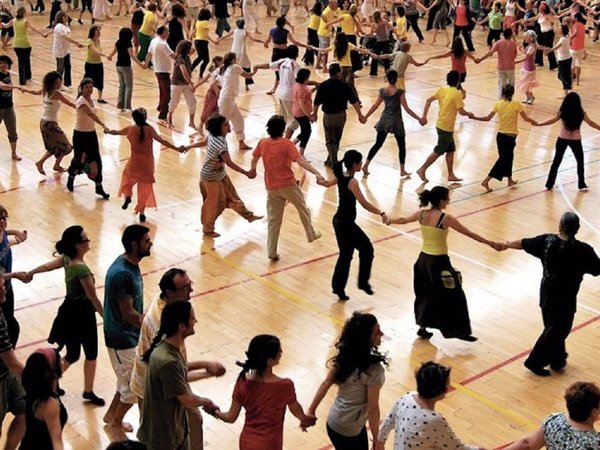 Biodanza es una opción terapéutica para mejorar el bienestar y la vida