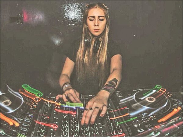 Más mujeres discjockeys se unen a la ola de la animación musical