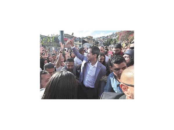 Guaidó lanza la “operación libertad” para sacar a Maduro